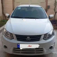 ساینا بی رنگ کم کار