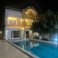 باغ ویلا عمارت سفید