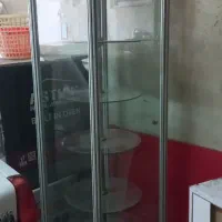 ویترین شیشه ای گردان