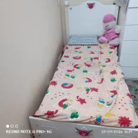 تخت کودک نوجوان.