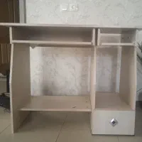 میز کامپیوتر  ام دی اف