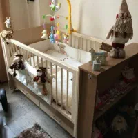 سرویس تخت و کمد و درآور نوزاد