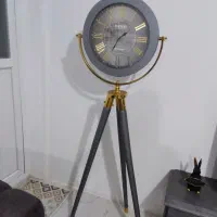 ساعت پایه دار