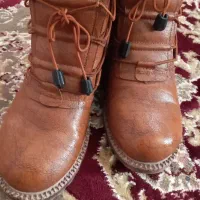 پوتین اصل|کیف، کفش، کمربند|اقبالیه, |دیوار