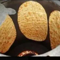 کمک آشپز و شاطر نان تنوری خانم