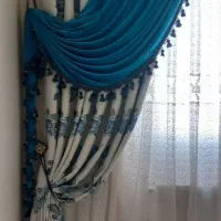 پرده کاملا سالم و۳عدد چوب پرده