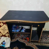 میز کامپیوتر در حد نو