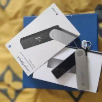 کیف پول سخت افزاری ladger nano X