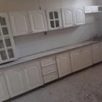 کابینت در حد نو با قیمت مناسب به فروش می‌رسد