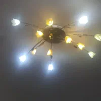 دو عدد لوستر اولی سقفی و دومی آویز