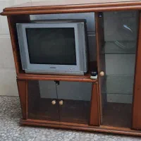 تلویزیون سامسونگ و میزتلویزیون چوبی