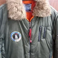 کابشن خلبانی اصل وکت لی و پاییزه|لباس|مهاجران, |دیوار