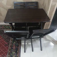 غذا خوری چوبی.