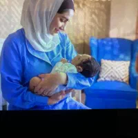 پرستار کودک مهربان دلسوز درخانه