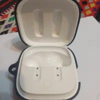 کیس ایرپاد و یک تک گوش ایرپاد