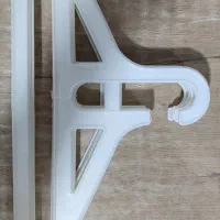 چوب لباسی سفید