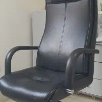 صندلی مدیریتی برند شیزن - دست دوم تمیز
