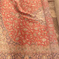 فرش دستباف کاشان لاکی و ۱ جفت کناره