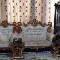 مبل سلطنتی ۹ نفره همراه با میز عسلی|مبلمان خانگی و میز عسلی|نجف‌آباد, مسکن مهر|دیوار