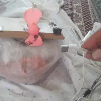 یک پنکه دست ساز که با شارژر اندرویدی کار میکنه