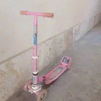 دوچرخه دخترانه و اسکوتر