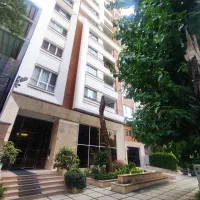 آپارتمان-176-متری-فول-امکانات-20-متر-تراس