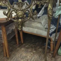 چهار پایه و آینه