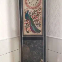 میز تلویزیون وساعت ایستاده