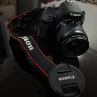 دوربین عکاسی کانن ۲۰۰۰دی،با لنز