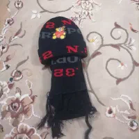 کلاه  شالگردن پسرانه  نو  وپیراهن دختر درحدنو انه