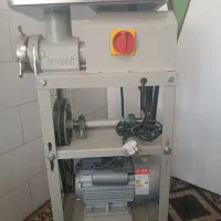چرخ گوشت32.پوست کن.خمیرکن.گاز 4 شعله کوره ای.گرمکن|کافی‌شاپ و رستوران|یزد, |دیوار