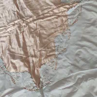 لحاف گلدوزی وبریده دوزی شده