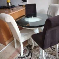 میز  گرد  ناهار خوری .بدون ه صندلی.