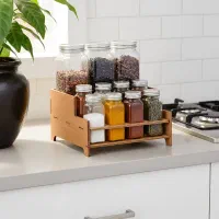 جا ادویه ای کنار گاز