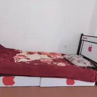 تخت یک نفره کاملا سالم