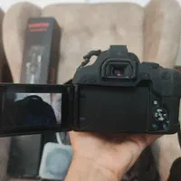 دوربین عکاسی فیلمبرداری کنون canon 850d با لنز|دوربین عکاسی و فیلم‌برداری|تهران, فلسطین (میدان انقلاب)|دیوار