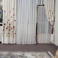 پرده حریرش فروخته شده فقط والان مونده