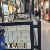 فروشنده خانم