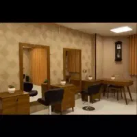 دروار چوبی با اینه مبل و میز نهار|میز و صندلی غذاخوری|اصفهان, خواجو|دیوار