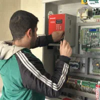 وقتی آسانسور می ایسته ، ما شروع می کنیم