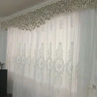 پرده ی پنجره بهمراه کتیبه  ویک عددپرده زبرا