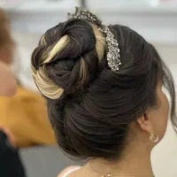 خدمات میکاپ شنیون و زلف