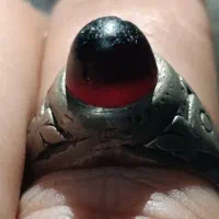 انگشتر سرخ سیاه|کلکسیون اشیاء عتیقه|اندیمشک, |دیوار