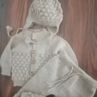 عروسک گردن دراز. گیره تق تقی. لباس. اسکارف