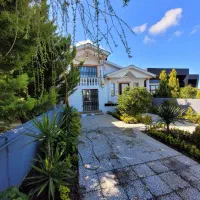 ویلاباغ۲۵۰متری مشجر۳خواب فول مبله باسندتکبرگ