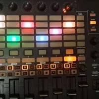 کنترلر نرم افزار آکایی مدل APC40 mkII