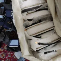 کار در کارگاه سراجی منتاژ قطعات بسته بندی محصول