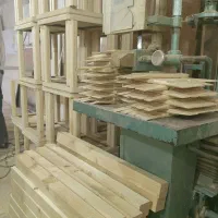 به یک رنگ کار چوب ماهر یا نیمه ماهر نیازمندیم