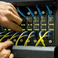 اینترنت،نصب و تعمیر و تحویل فیبر نوری وadsl