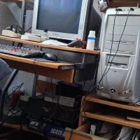 فروش کامپیوتر سالم به همراه میز